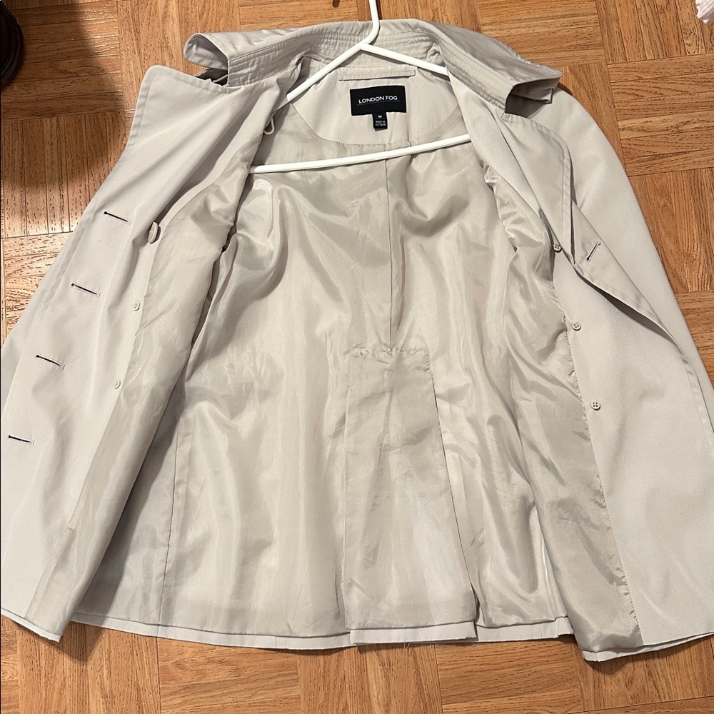 London Fog Women's Classic Beige Trench Coat - Picture 7 of 7